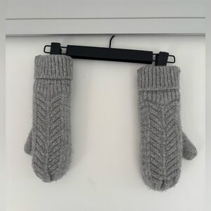 Cozy Gray Knit Mittens